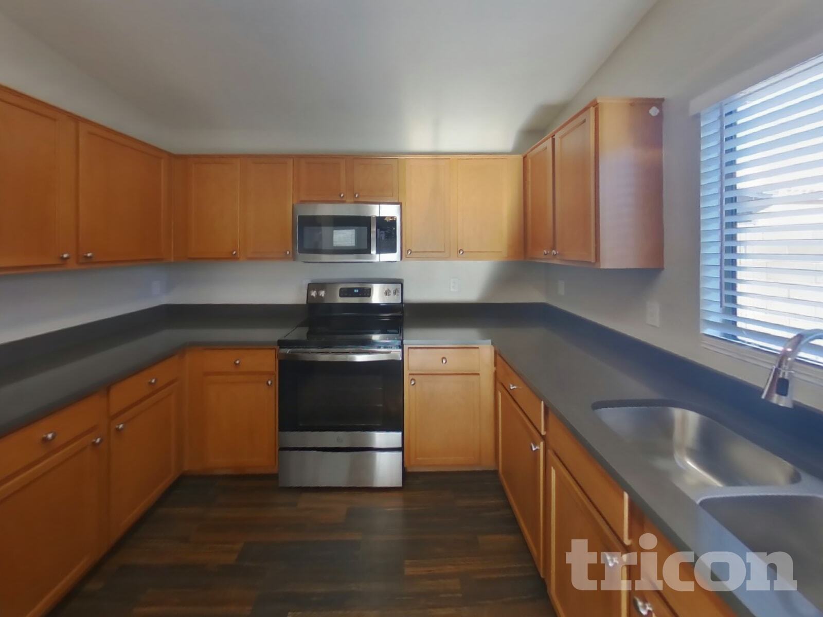 Building Photo - 818 E Tucci St