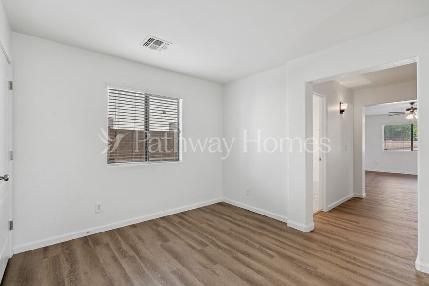 Building Photo - 4258 E Tanzanite Ln