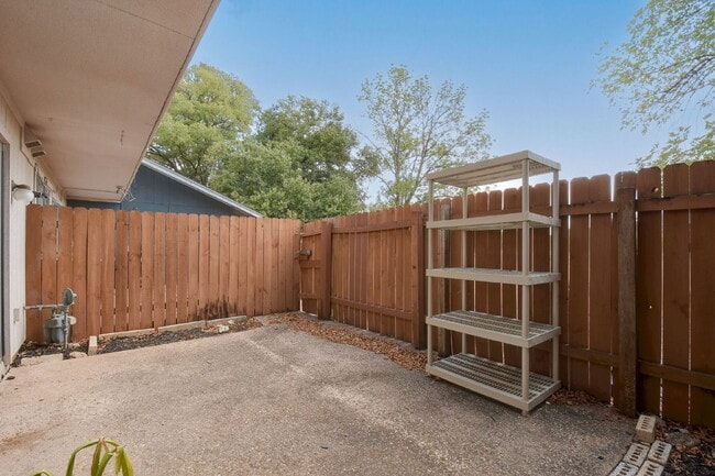 Building Photo - 5905 Little Creek Trail