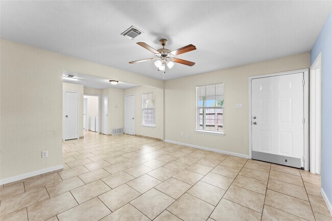 Building Photo - 5035 Reno Dr