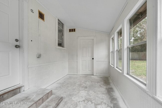 Building Photo - 1035 Odessa Dr E