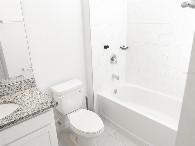 Building Photo - 445 Silver Palm Dr