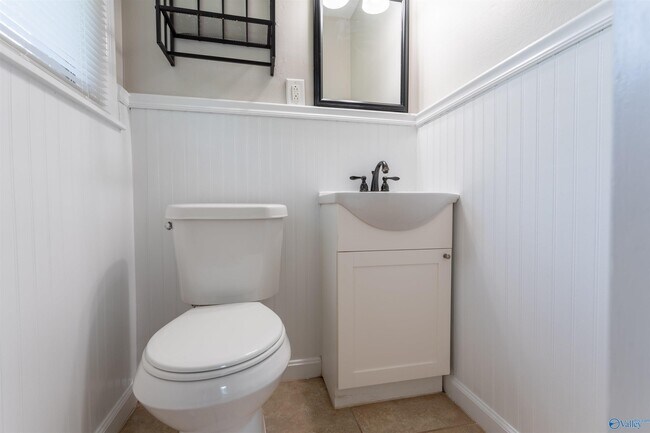 Building Photo - 425 Arthur St NW