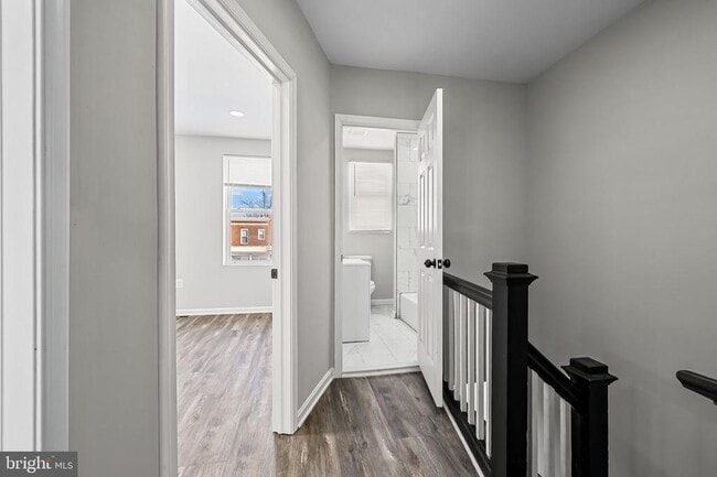 Building Photo - 4206 Ivanhoe Ave