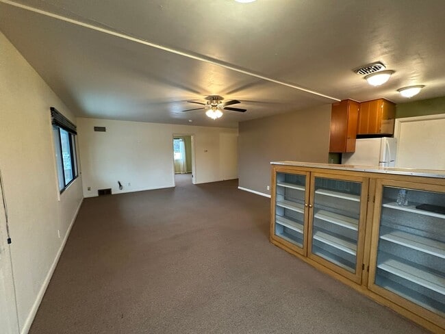 Building Photo - C506-24