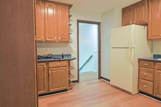 Building Photo - nice renovated 4 Bed 3 Bath