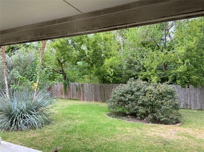 Building Photo - 1432 Thibodeaux Dr