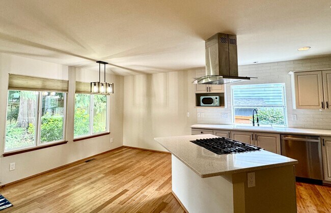 Building Photo - 12726 Plateau Cir NW