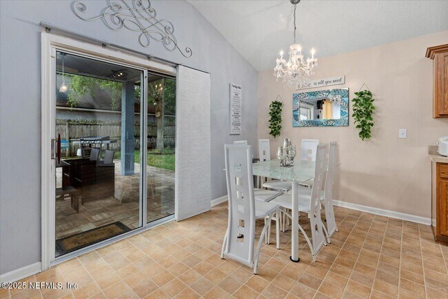 Building Photo - 13705 Fish Eagle Dr W