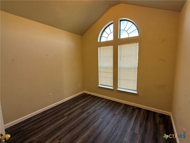 Building Photo - 3015 Nancy Jane Dr