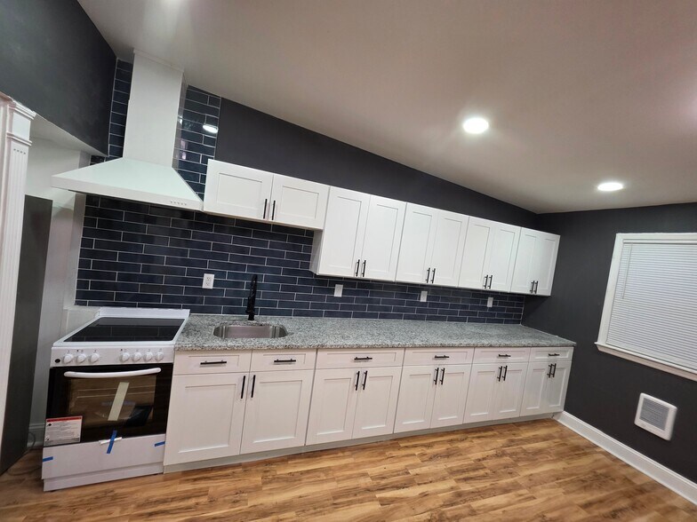 Building Photo - 4317 Elizabeth St