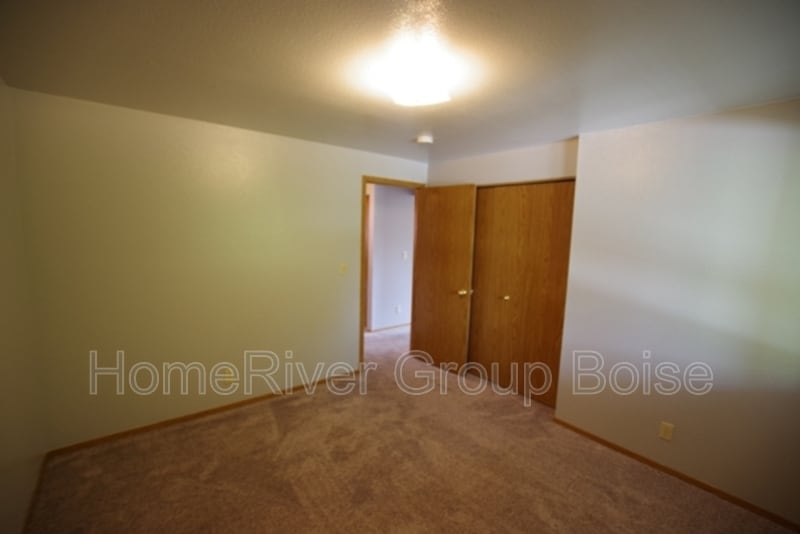 Building Photo - 262 N Latah St