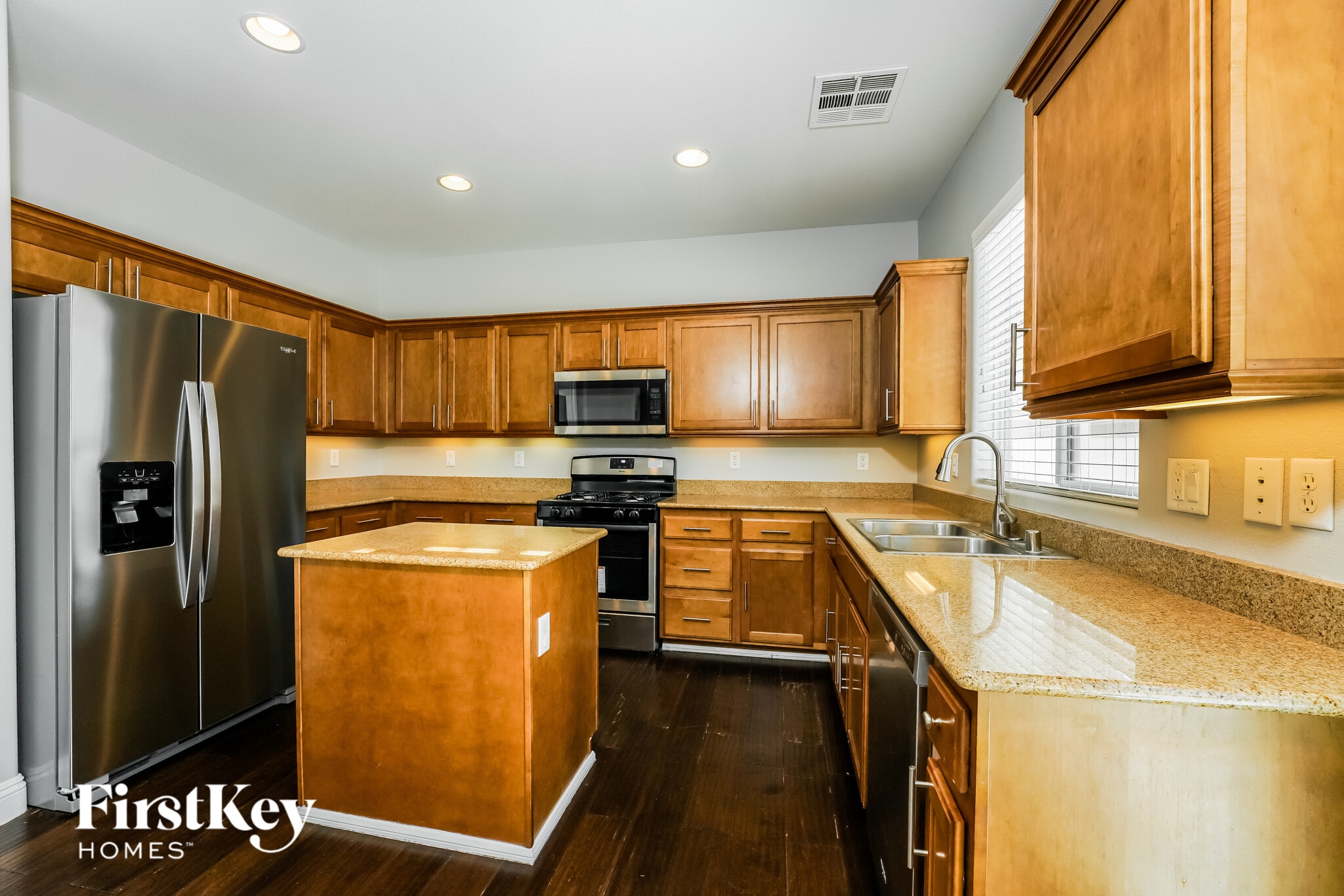 Building Photo - 5520 Latrobe Bluff St