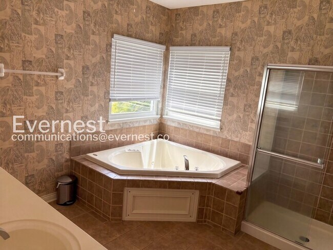 Building Photo - 7549 Ashley Meadow Dr
