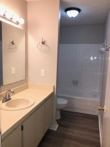 Building Photo - 548 Orange Dr