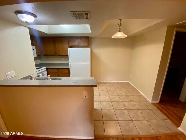 Building Photo - 1720 E Thunderbird Rd