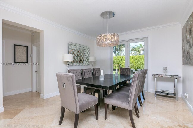 Building Photo - 2564 Jardin Ct