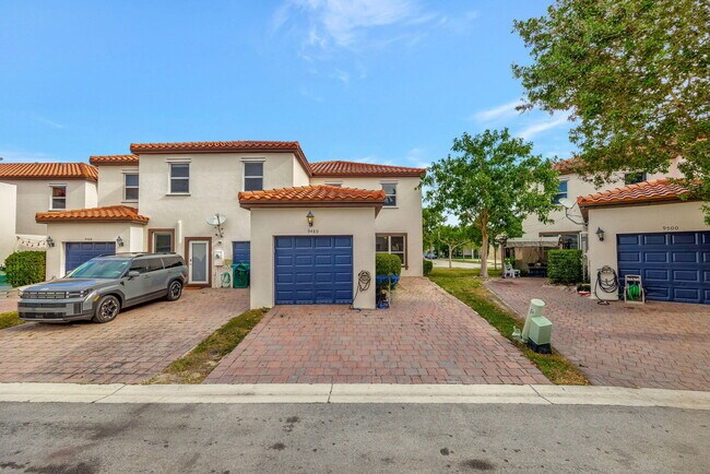 Building Photo - 9480 SW 171st Ct