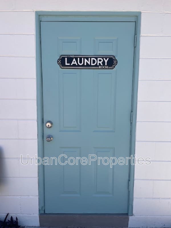 Building Photo - 105 7th Ave N