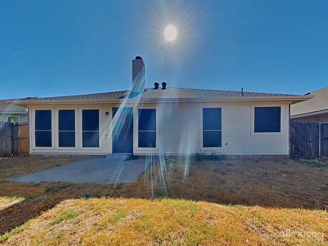 Building Photo - 1116 Monticello Dr