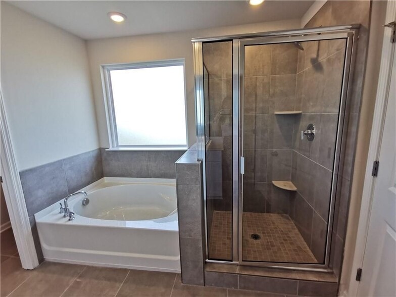 Building Photo - 6017 White Sycamore Pl