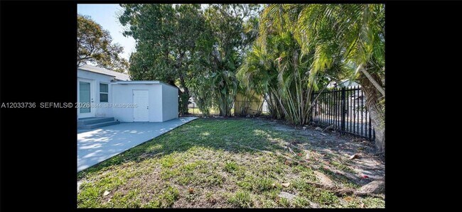 Building Photo - 529 NW 42nd St