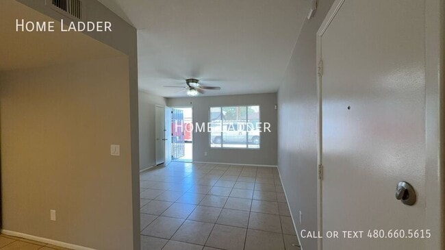 Building Photo - 3213 E Hartford Ave