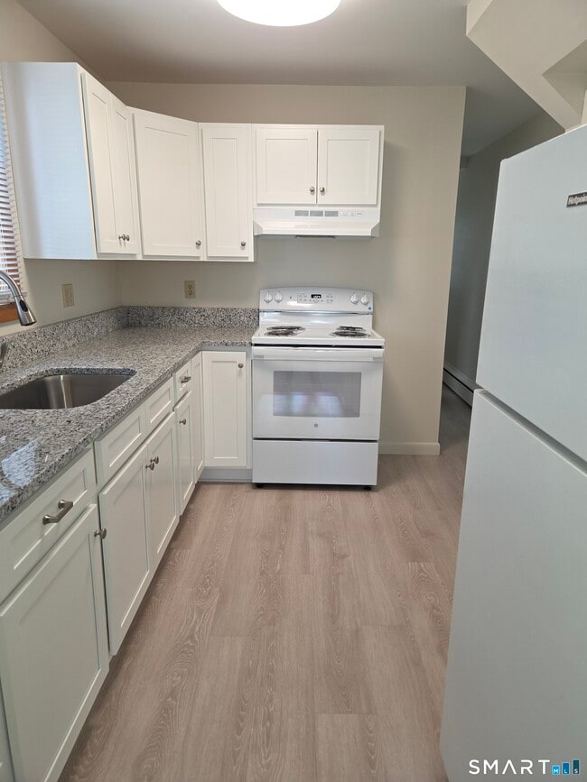 Building Photo - 30 Nichols Ln