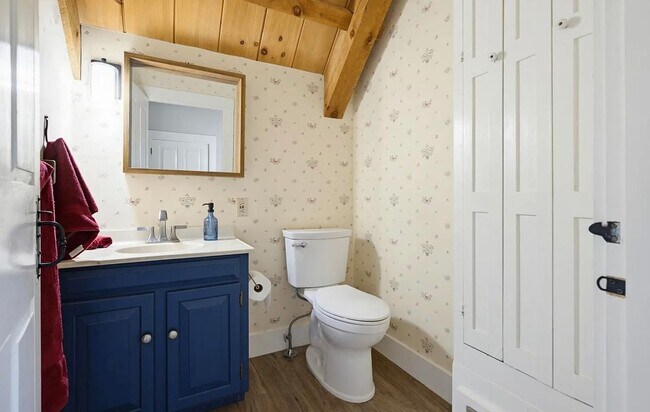 Building Photo - 6-B Fifield
