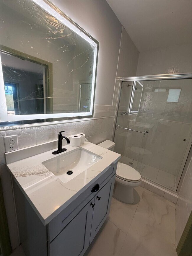 Building Photo - 2120 SW 84th Ave