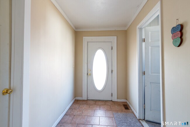 Building Photo - 969 S Main St