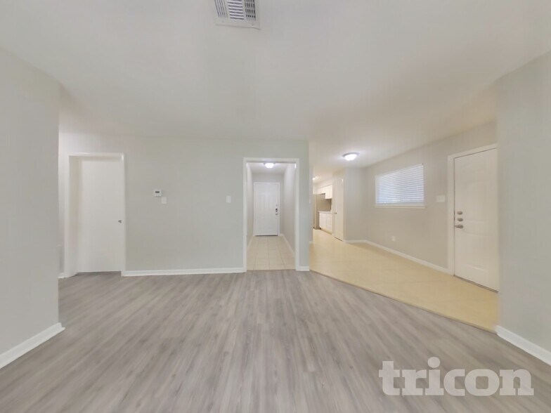 Building Photo - 11054 Spottswood Dr