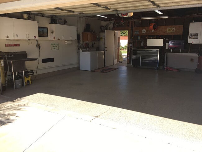 Building Photo - 498 Pierpont Dr