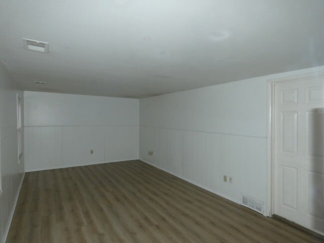 Building Photo - 5045 NE 56th Pl