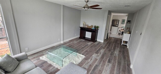 Building Photo - 1643 Railroad St