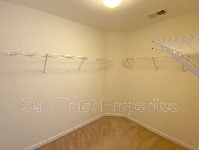 Building Photo - 8145 Ronda Dr