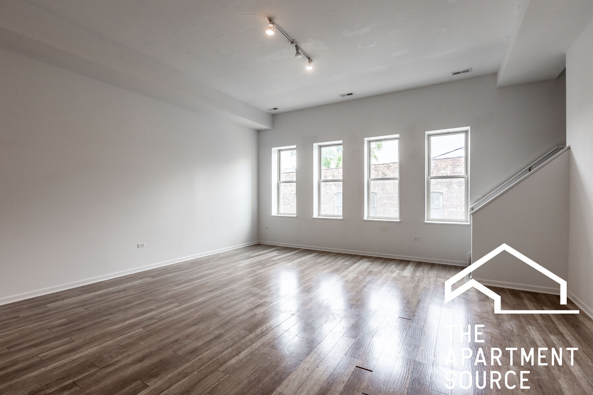 Building Photo - 2700 W North Ave