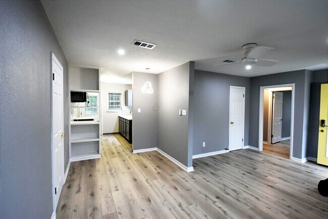 Building Photo - 10213 Fairland Dr