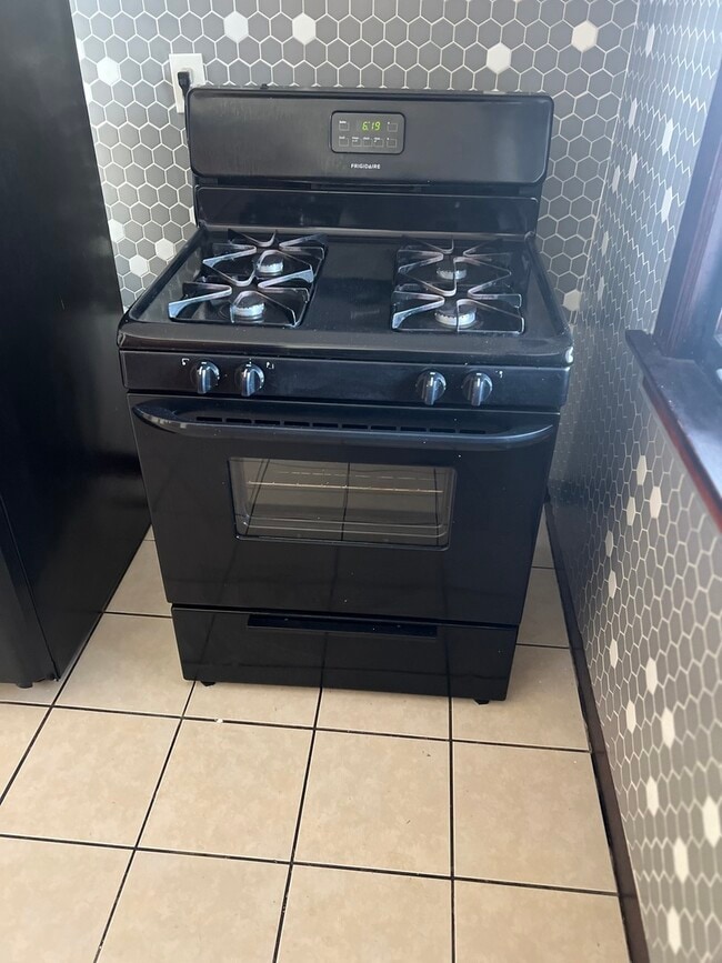 Building Photo - 8139 S Peoria St