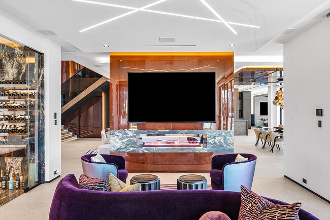 Building Photo - 2934 NE 8th Ave