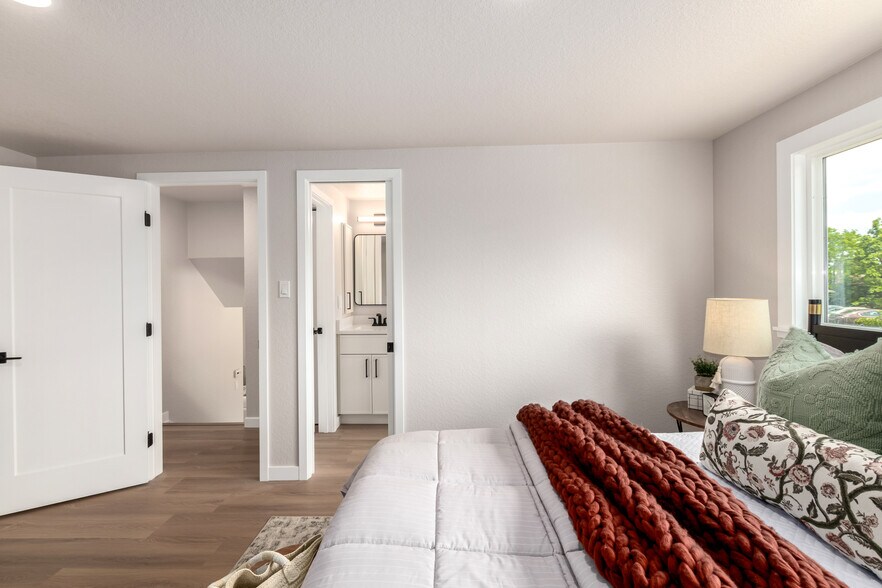 Building Photo - 1011 Yeager Dr