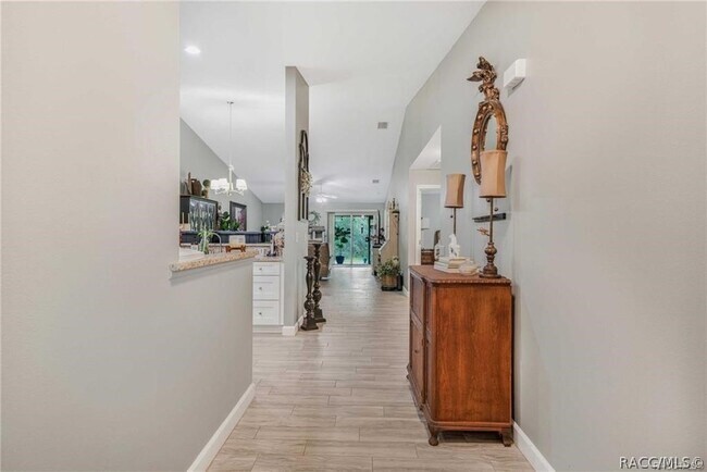 Building Photo - 2142 S Gleneagle Terrace