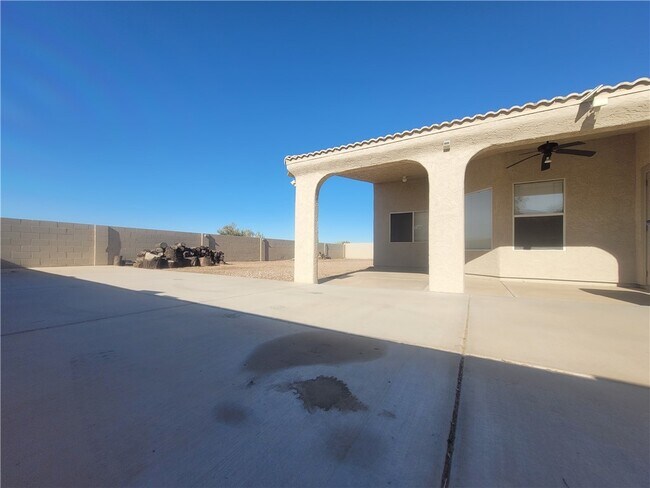 Building Photo - 1614 E Valley Pkwy