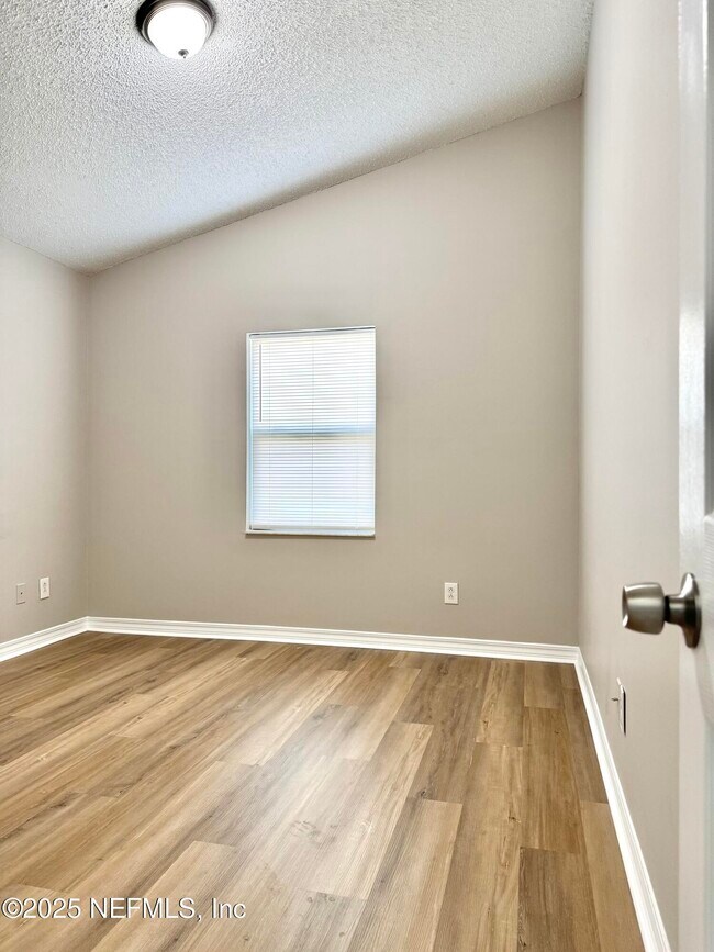 Building Photo - 744 Palm Hammock Cir
