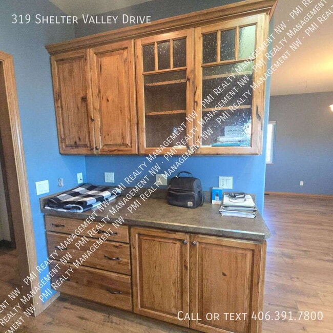 Building Photo - 319 Shelter Valley Dr