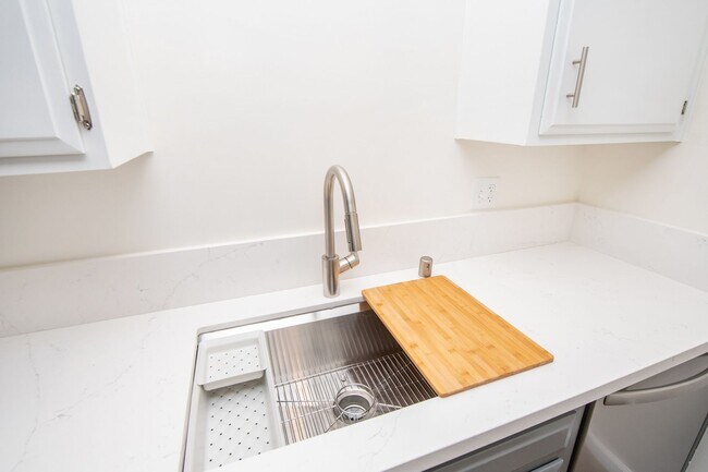 Interior Photo - O'Neil Manor