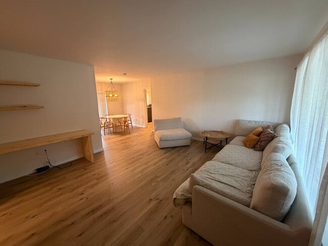 Building Photo - 1595 Adrian St