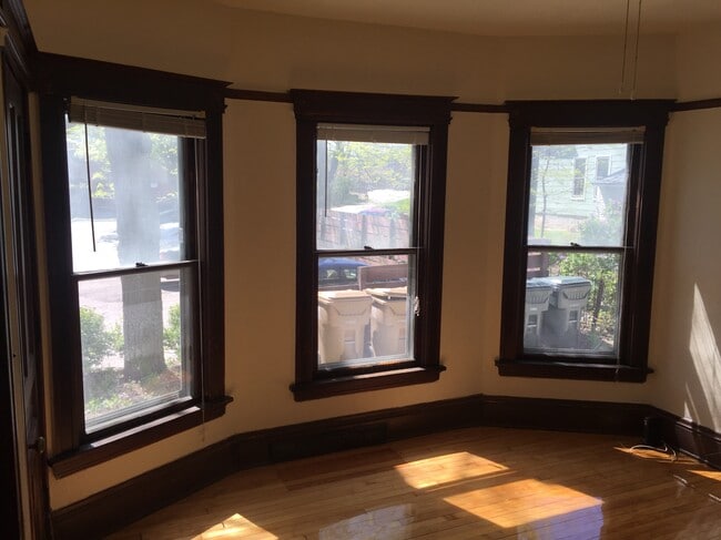 Building Photo - 2078 Atwood Ave