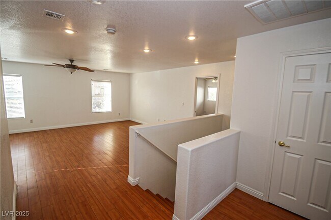 Building Photo - 132 Cadrow Castle Ct