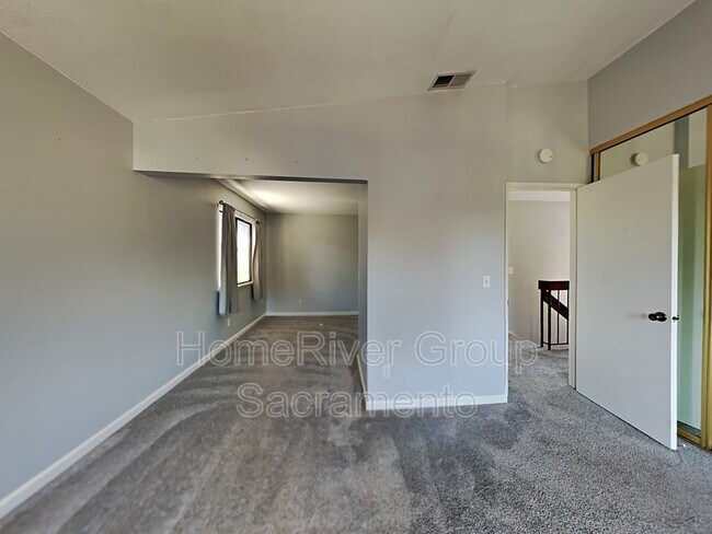 Building Photo - 27 Cedar Grove Ct